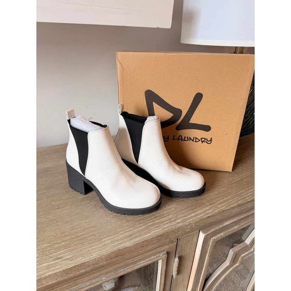 Dirty Laundry Chelsea Boots Women White Size‎ 6